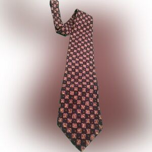 Geometric Patterned Tie